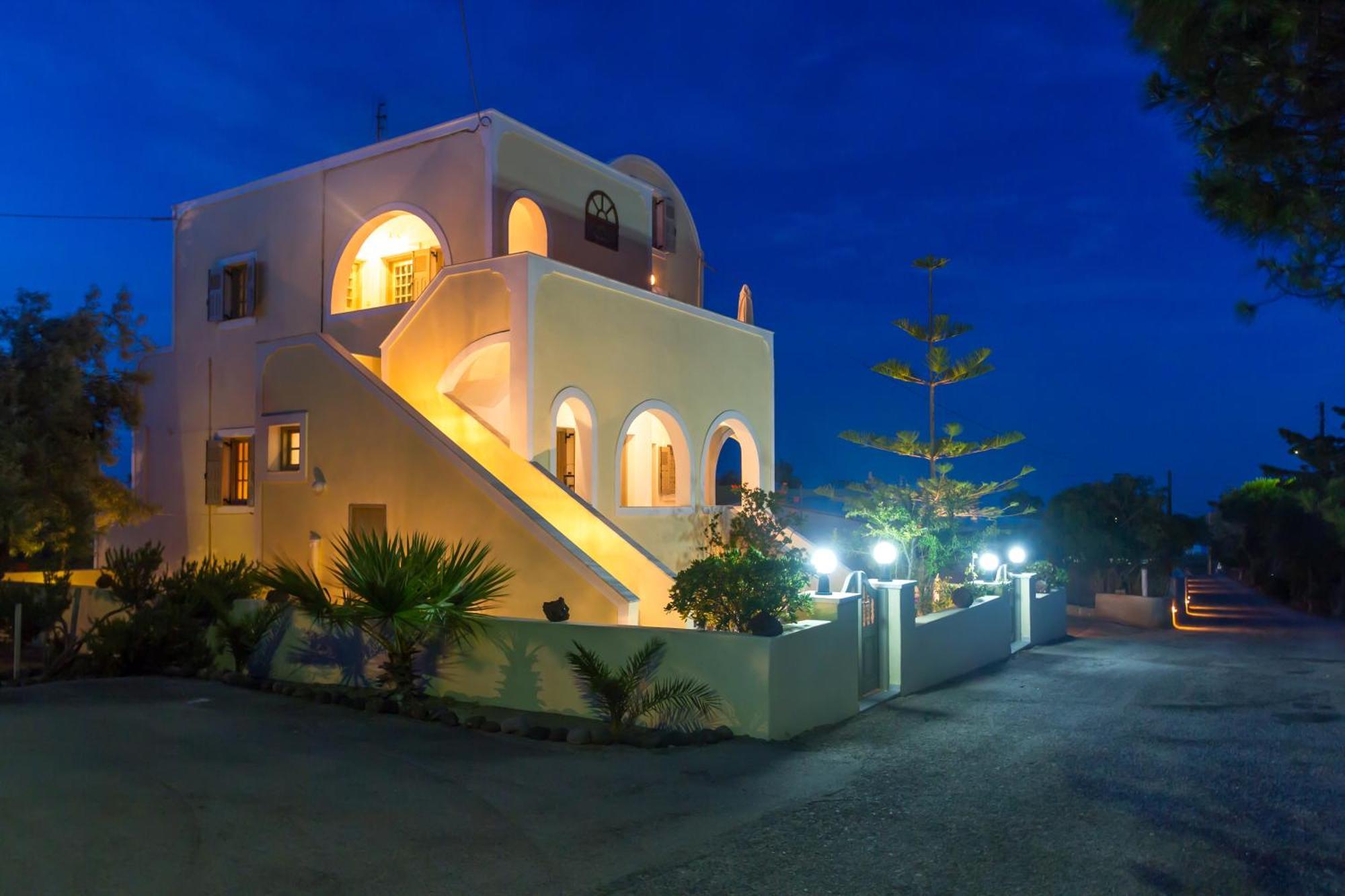 Niovi Hotel Fira  Exterior photo